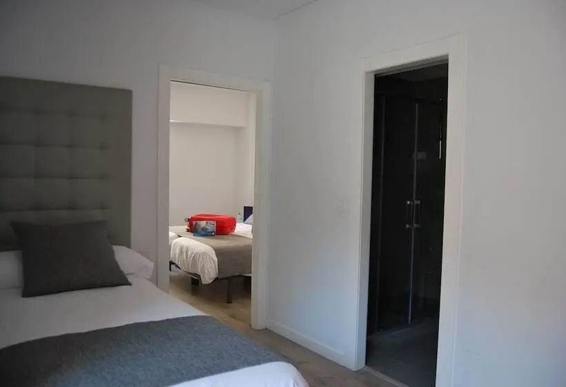 اتاق استاندارد چهار تخته, Estudiotel Alicante