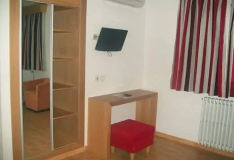 标准间, Amic Colon