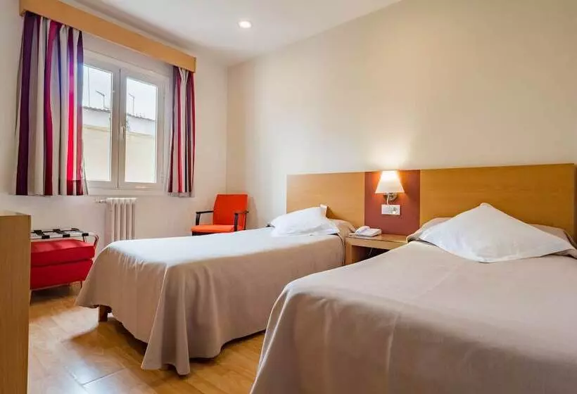 Standard Room, Amic Colon
