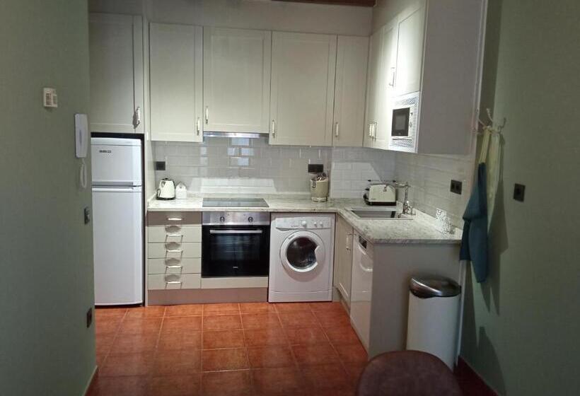 استودیوی استاندارد, Arco Navia