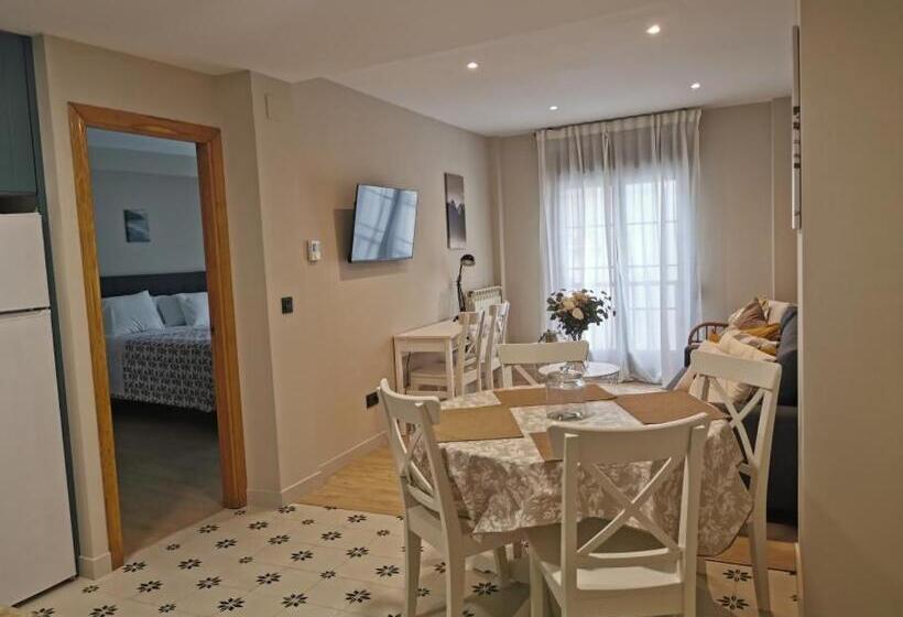 آپارتمان سوپریور 1 خوابه, Arco Navia