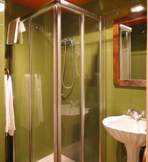 标准间, Avenida Real