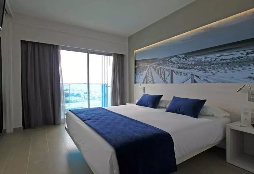 Standard Triple Room, BG Tonga Tower Design Hotel & Suites