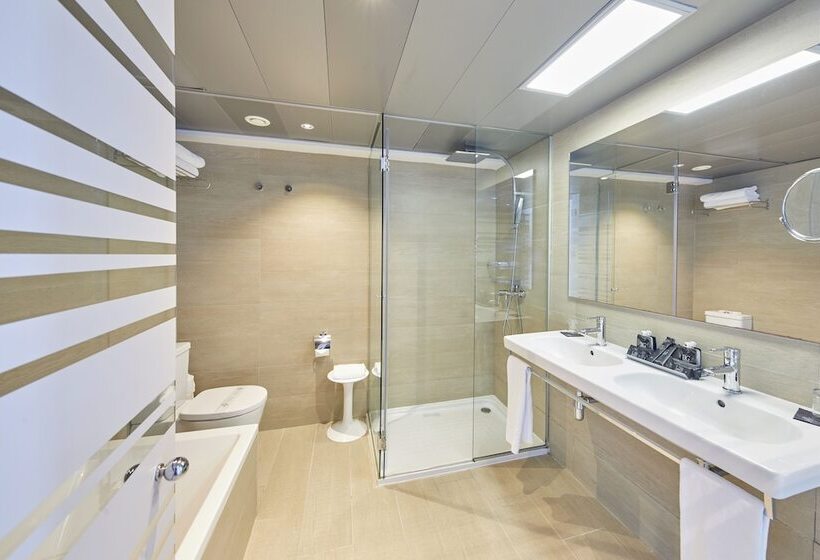 جناح جونيور, Bg Tonga Tower