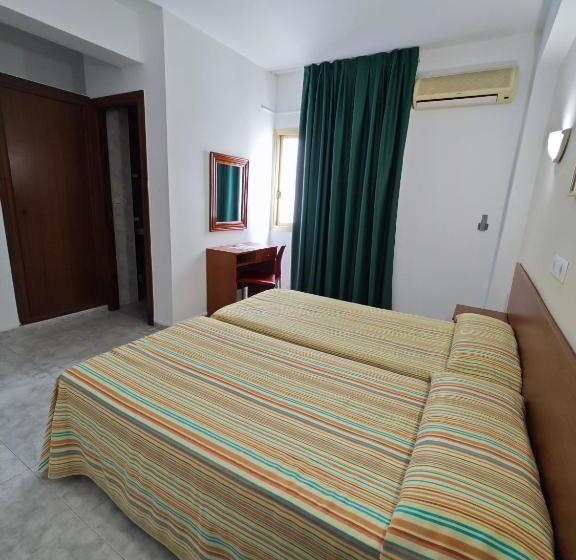 غرفة قياسية, Camposol