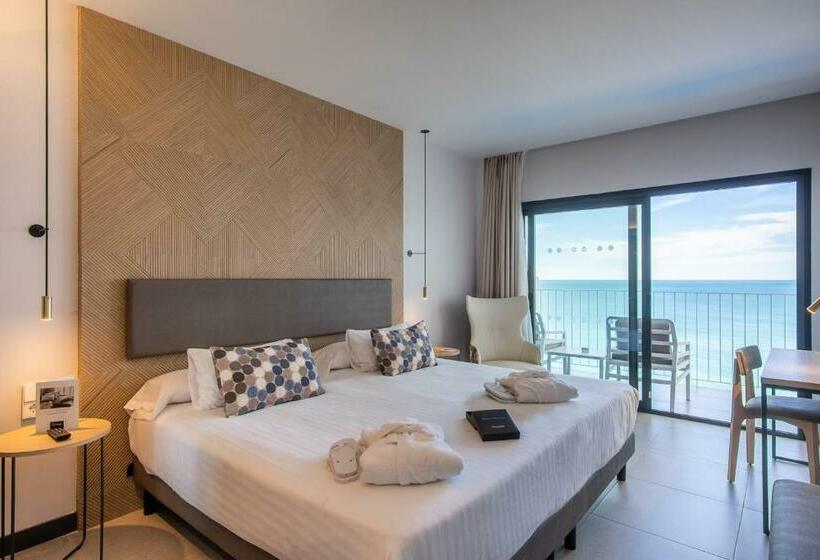 غرفة قياسية مطلّة علي البحر, Cap Negret