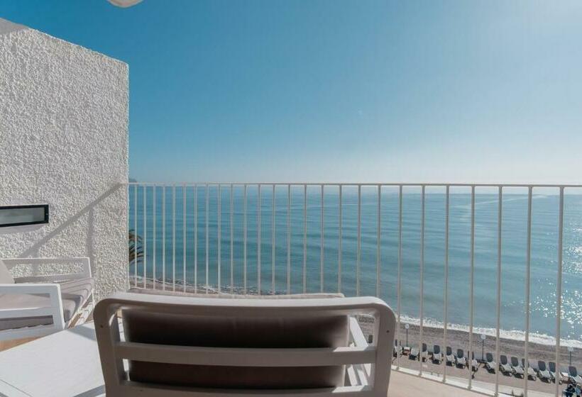 غرفة قياسية مطلّة علي البحر, Cap Negret