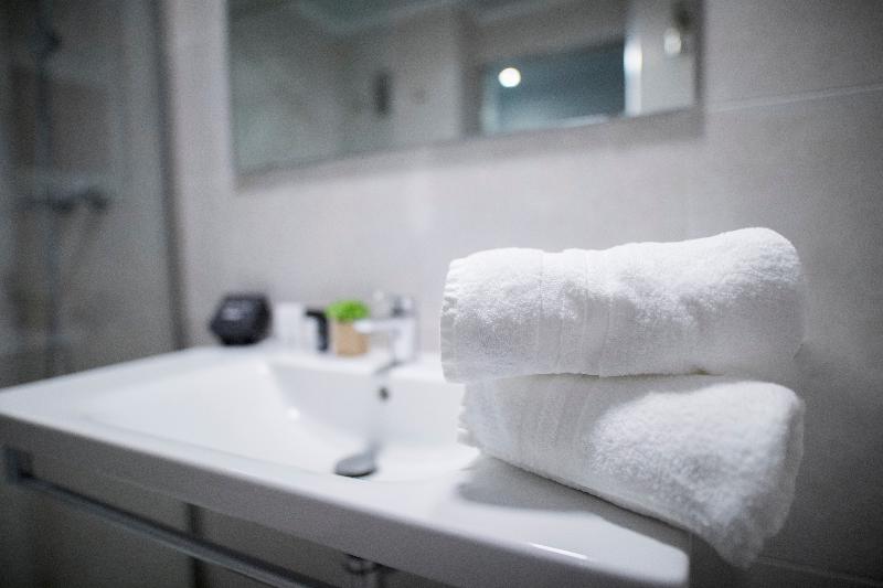 غرفة كومفورت, Cap Negret