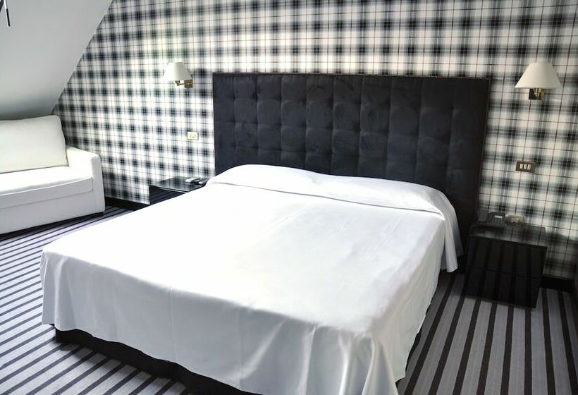 اتاق استاندارد, Clarin