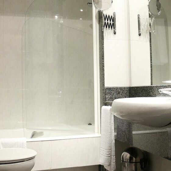 اتاق استاندارد, Clarin