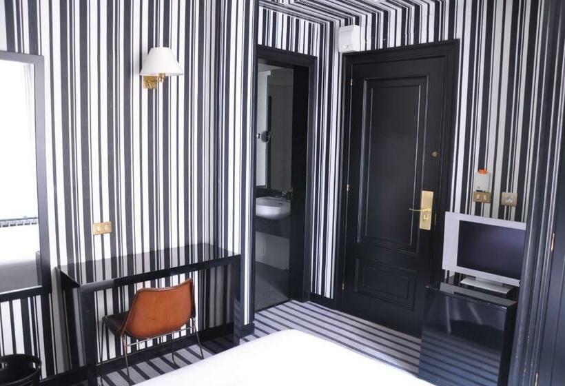 اتاق استاندارد یک نفره, Clarin