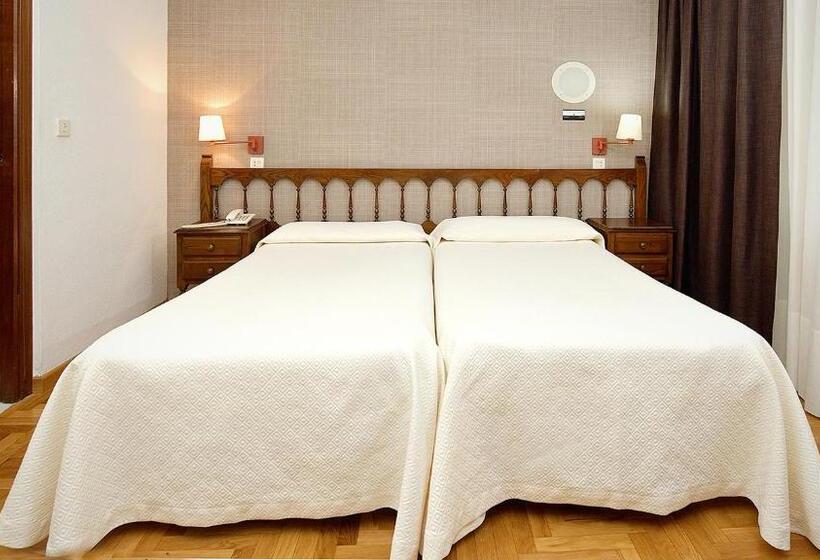 غرفة قياسية, El Molinon