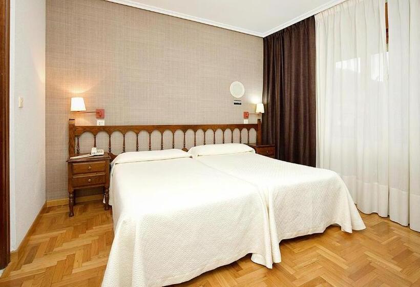 غرفة قياسية, El Molinon