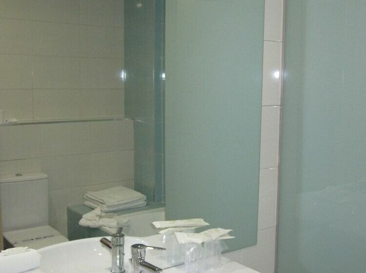 Standard Triple Room with Terrace, Fontana Plaza