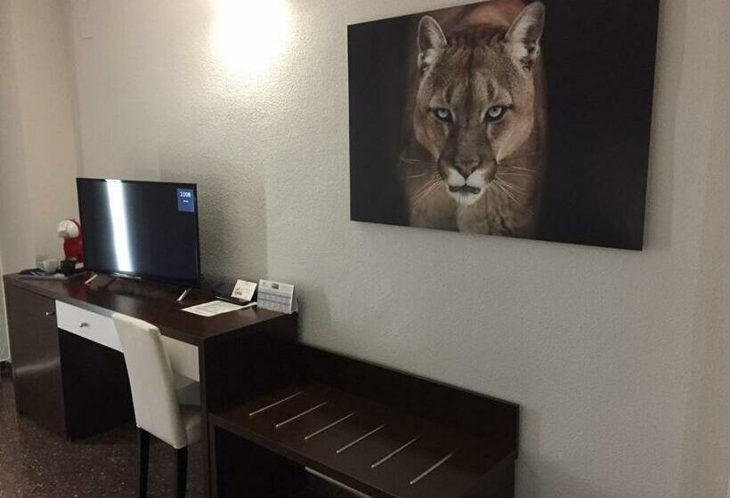 اتاق لوکس, Fontana Plaza