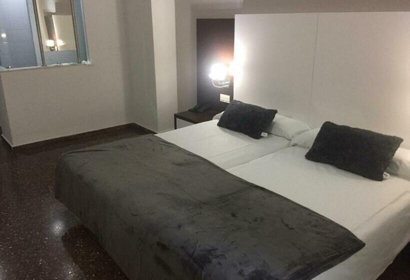 اتاق لوکس, Fontana Plaza