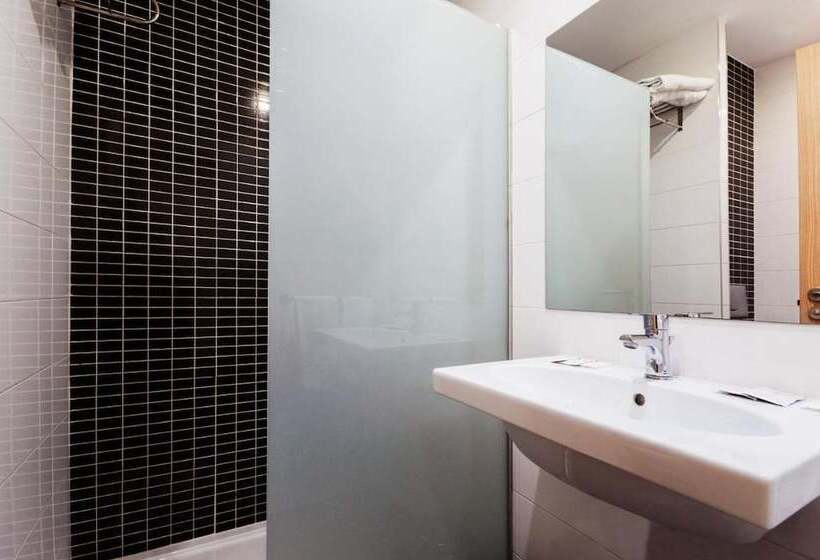 اتاق استاندارد, Fontana Plaza