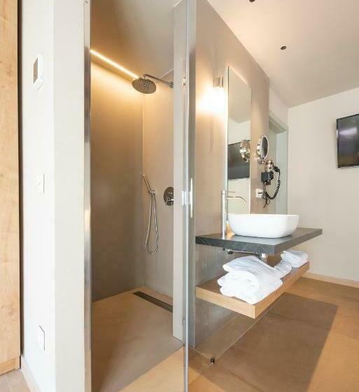 标准间, Huerto Del Cura