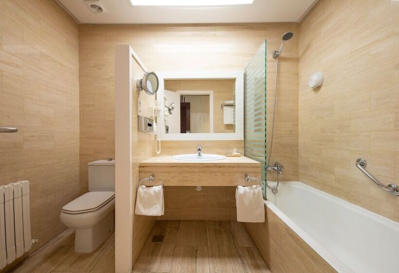 标准间, Huerto Del Cura