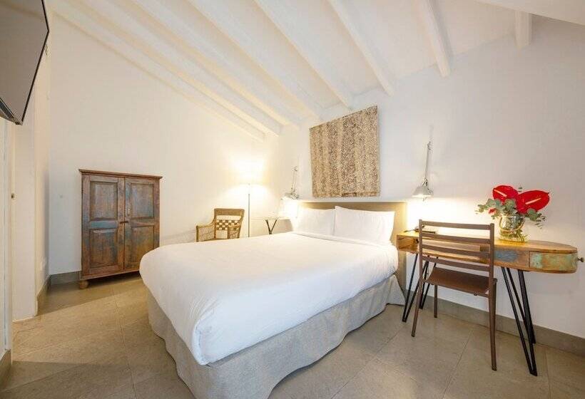 标准间, Huerto Del Cura