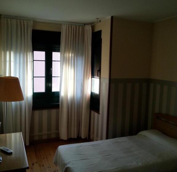 غرفة قياسية ثلاثية, Las Vegas