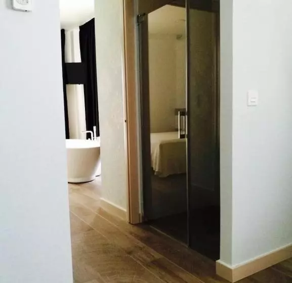 Suite, Leo