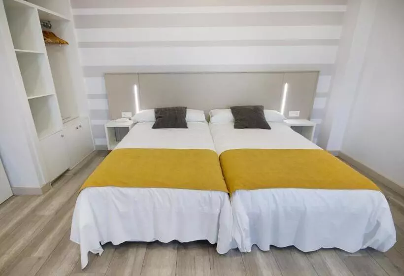 Standard Room, Leo