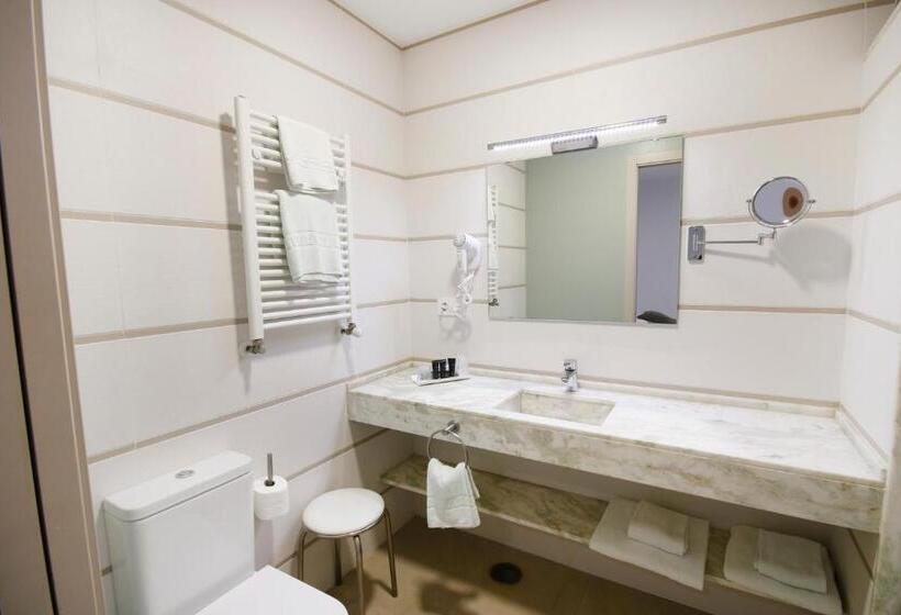 اتاق استاندارد, Leo