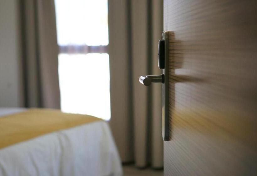 اتاق استاندارد, Leo