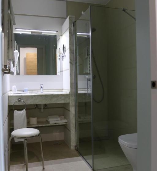 اتاق استاندارد, Leo