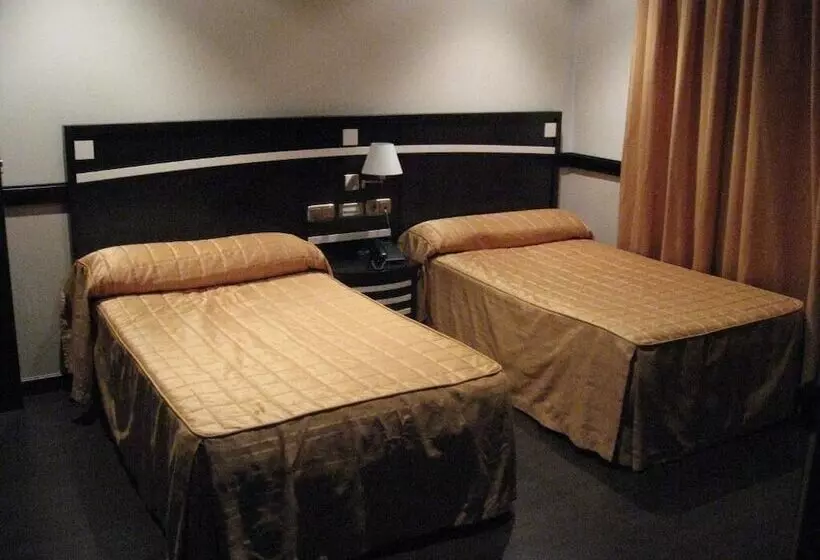 Standard Room, Machaco