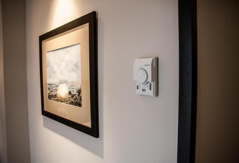 패밀리 룸, Montemar