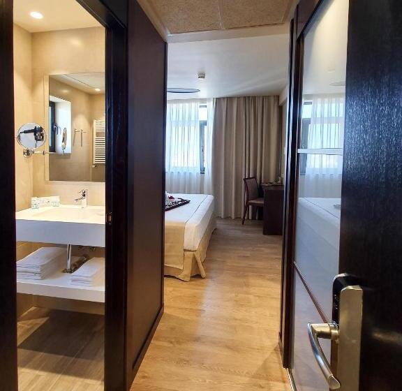 스탠다드 룸 킹사이즈 침대, Montemar