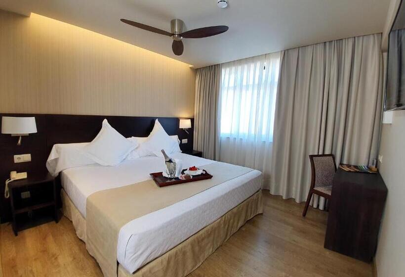 Quarto Estandar Cama King, Montemar