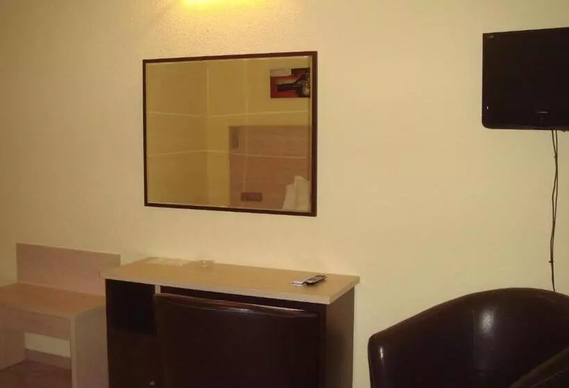 اتاق استاندارد یک نفره, Oasis Familiar