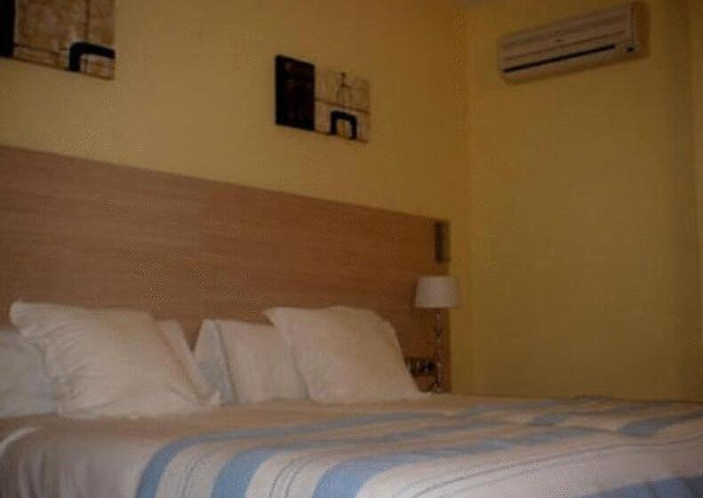 اتاق استاندارد یک نفره, Oasis Familiar