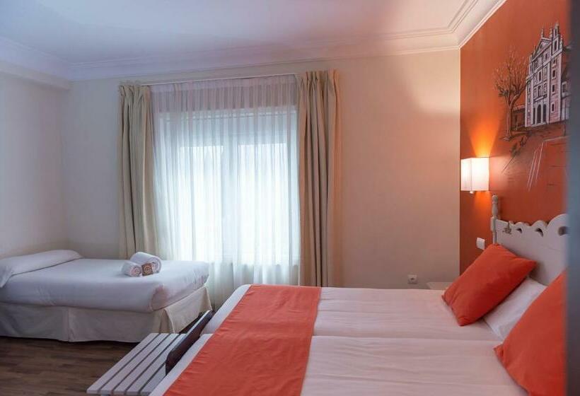 غرفة قياسية ثلاثية, Palacio Valderrabanos