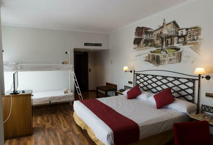 غرفة عائلية, Palacio Valderrabanos