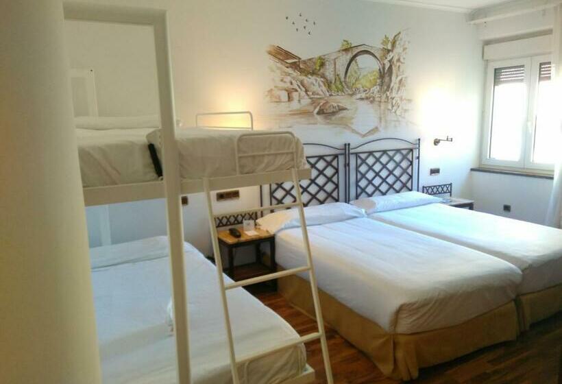 غرفة عائلية, Palacio Valderrabanos