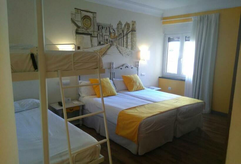 غرفة عائلية, Palacio Valderrabanos