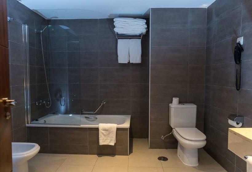 جناح, Palacio Valderrabanos