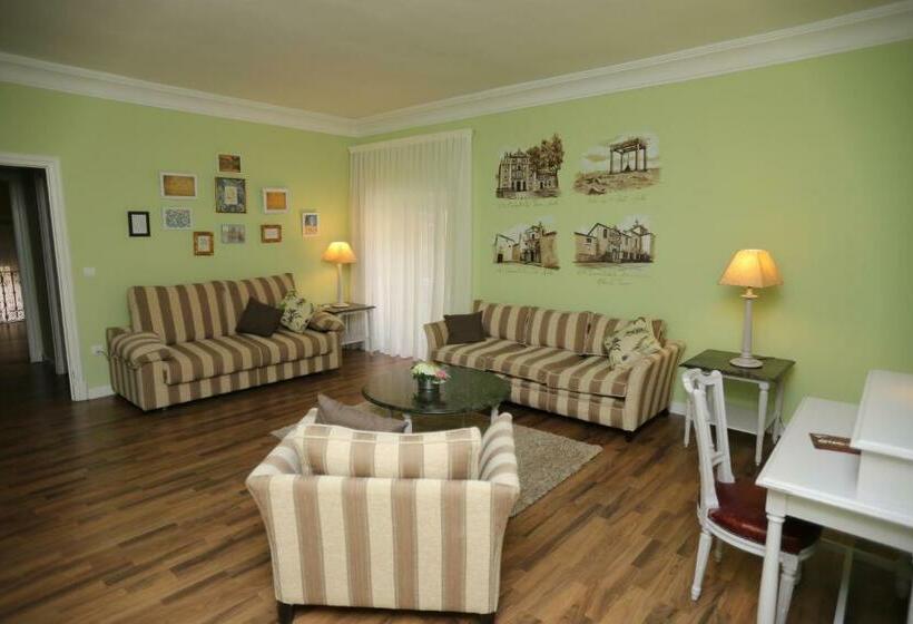 جناح, Palacio Valderrabanos