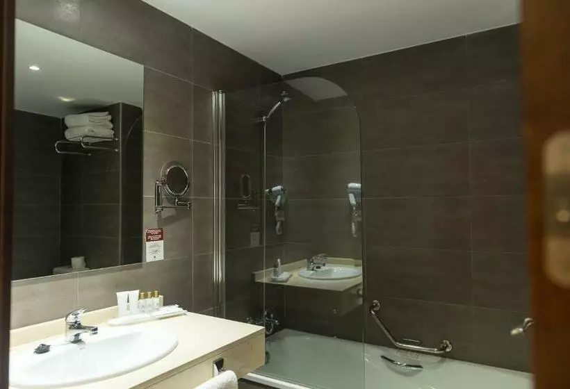 اتاق اکونومی, Palacio Valderrabanos