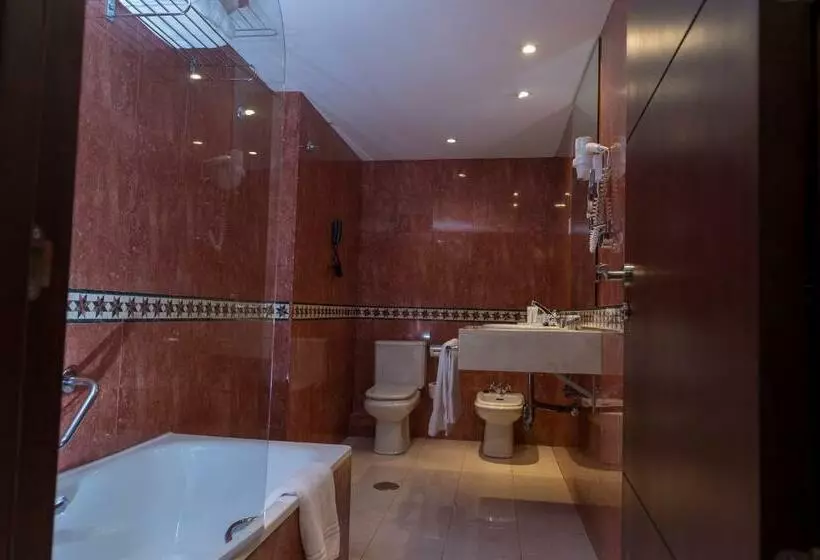 اتاق اکونومی, Palacio Valderrabanos