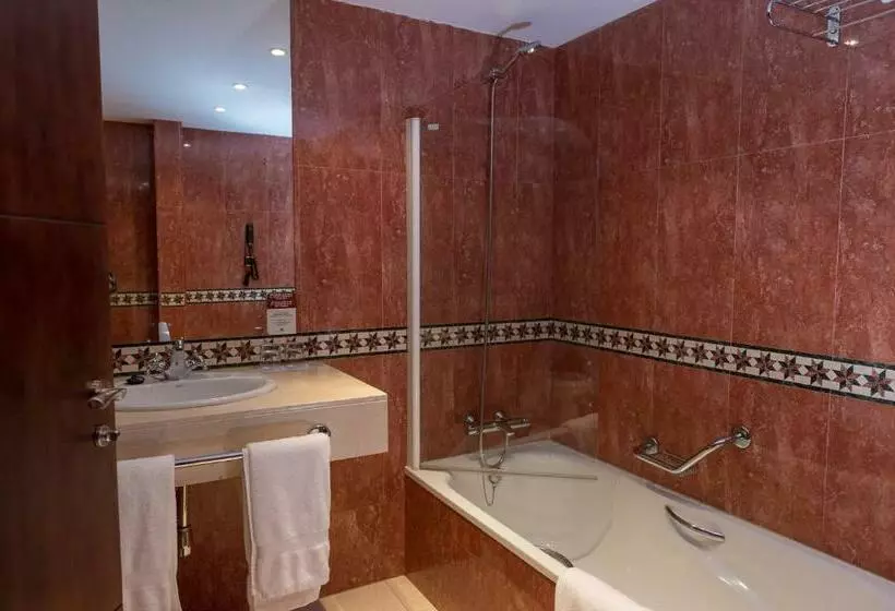 اتاق اکونومی, Palacio Valderrabanos