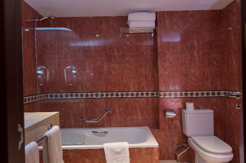 غرفة قياسية, Palacio Valderrabanos