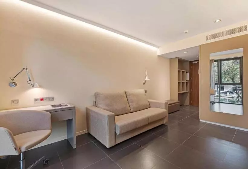 Suite, Palladium