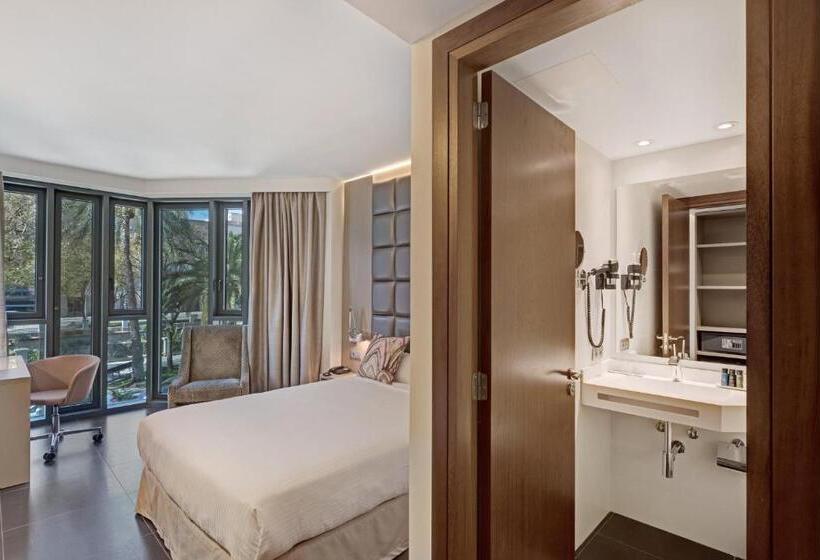 디럭스 룸, Palladium