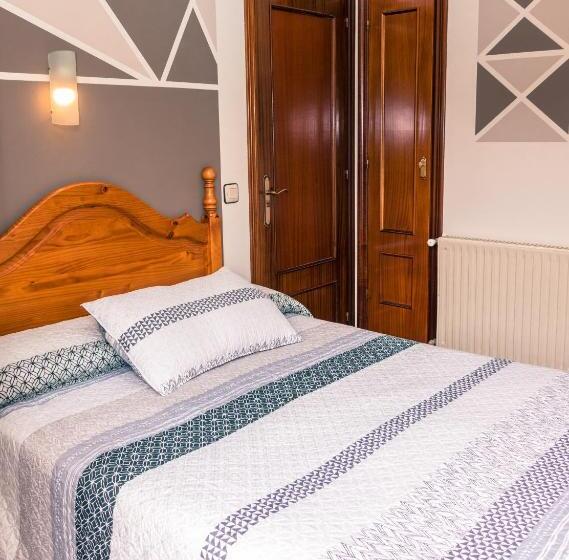 标准单人间, Plaza