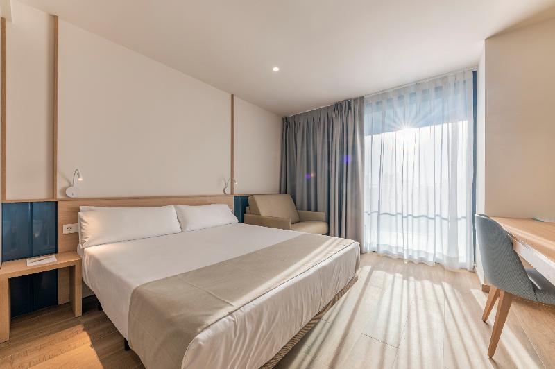 Quarto Familiar, Port Alicante City & Beach